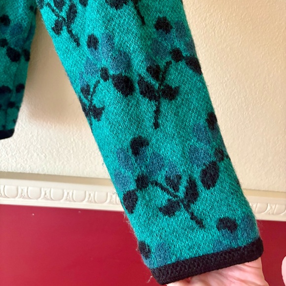 Vintage Timberlea 100% Wool‎ Zip Front Green & Black Floral Cardigan Sweatee - Picture 7 of 11